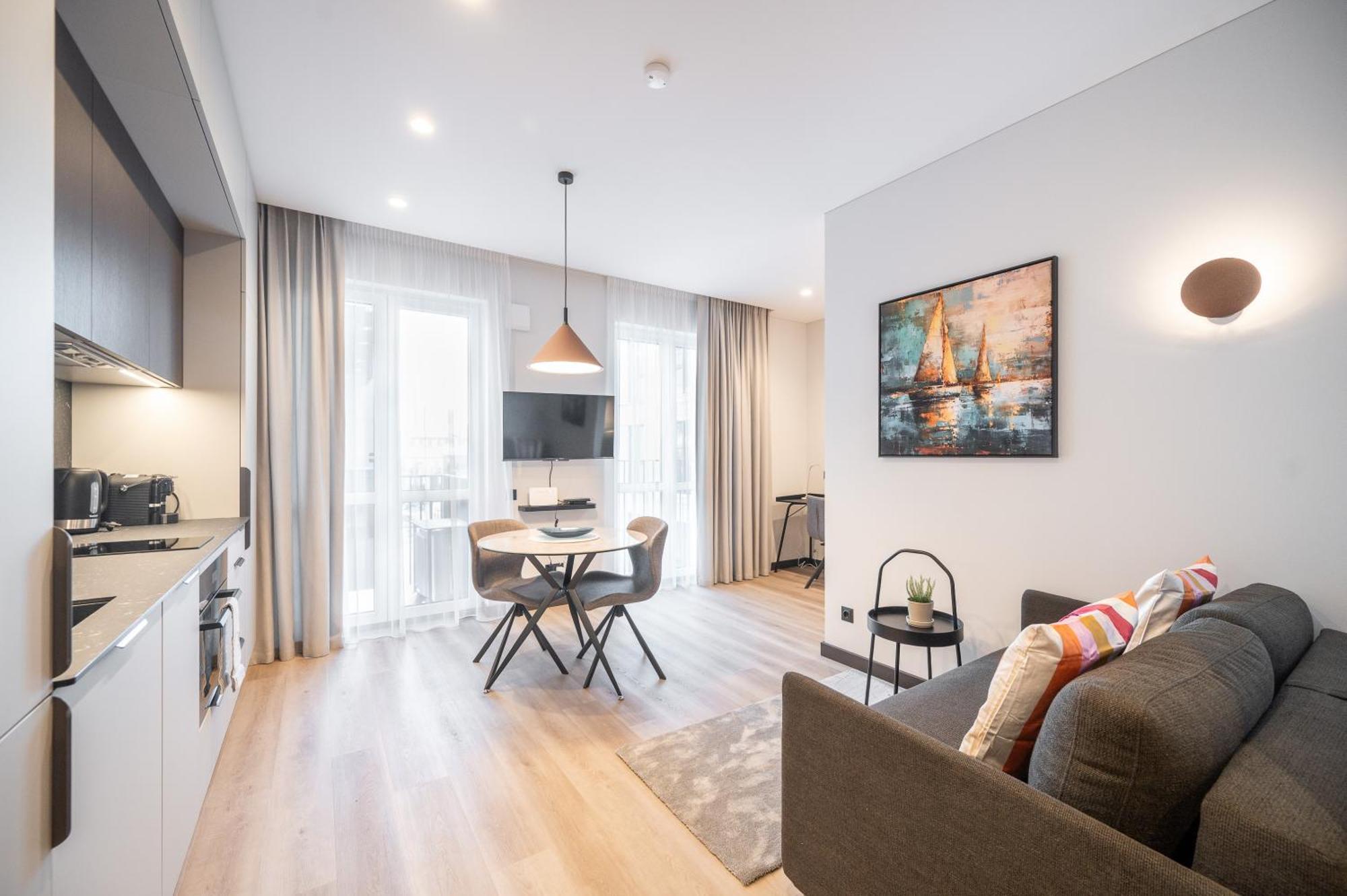 Brand New Downtown By Reside Baltic דירה *